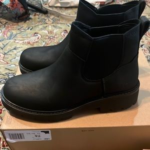 UGG Boots New Women’s Black size 7.5